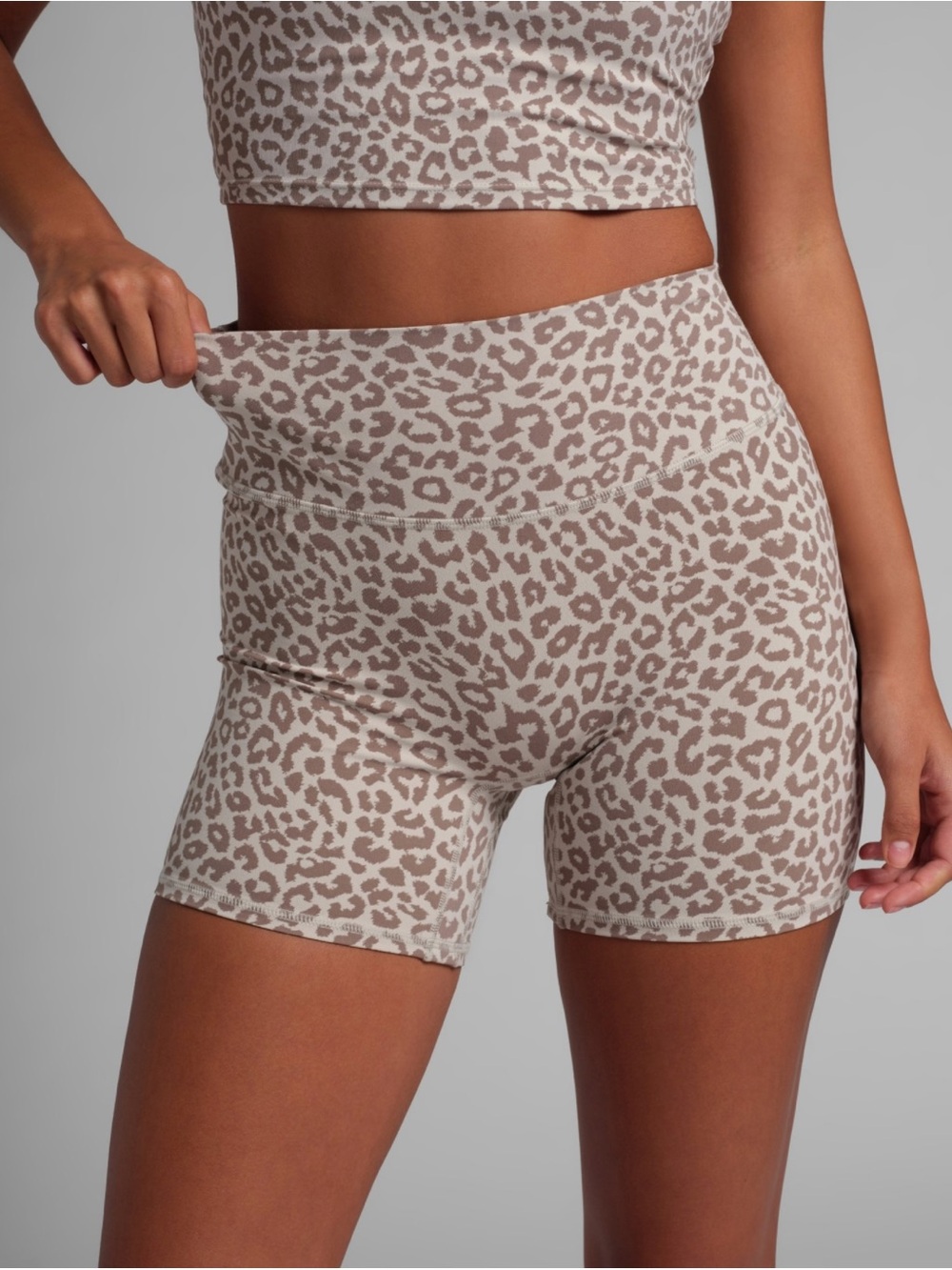 NWT Comfrt ComfrtCore 5” Biker Shorts Desert Leopard Large Sold Out